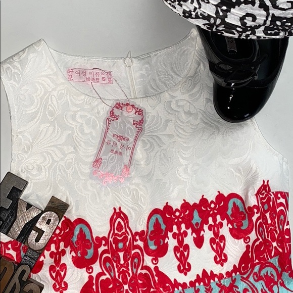 🆕$🔟SALE: Brand Unknown to me (in Asian language) Dress - Picture 4 of 8